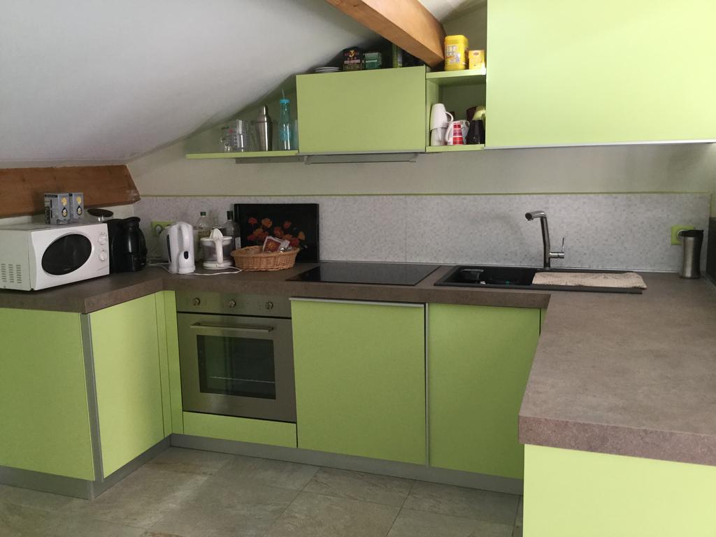 Appartement Les Ecureuils La Roque-d'Antheron Buitenkant foto
