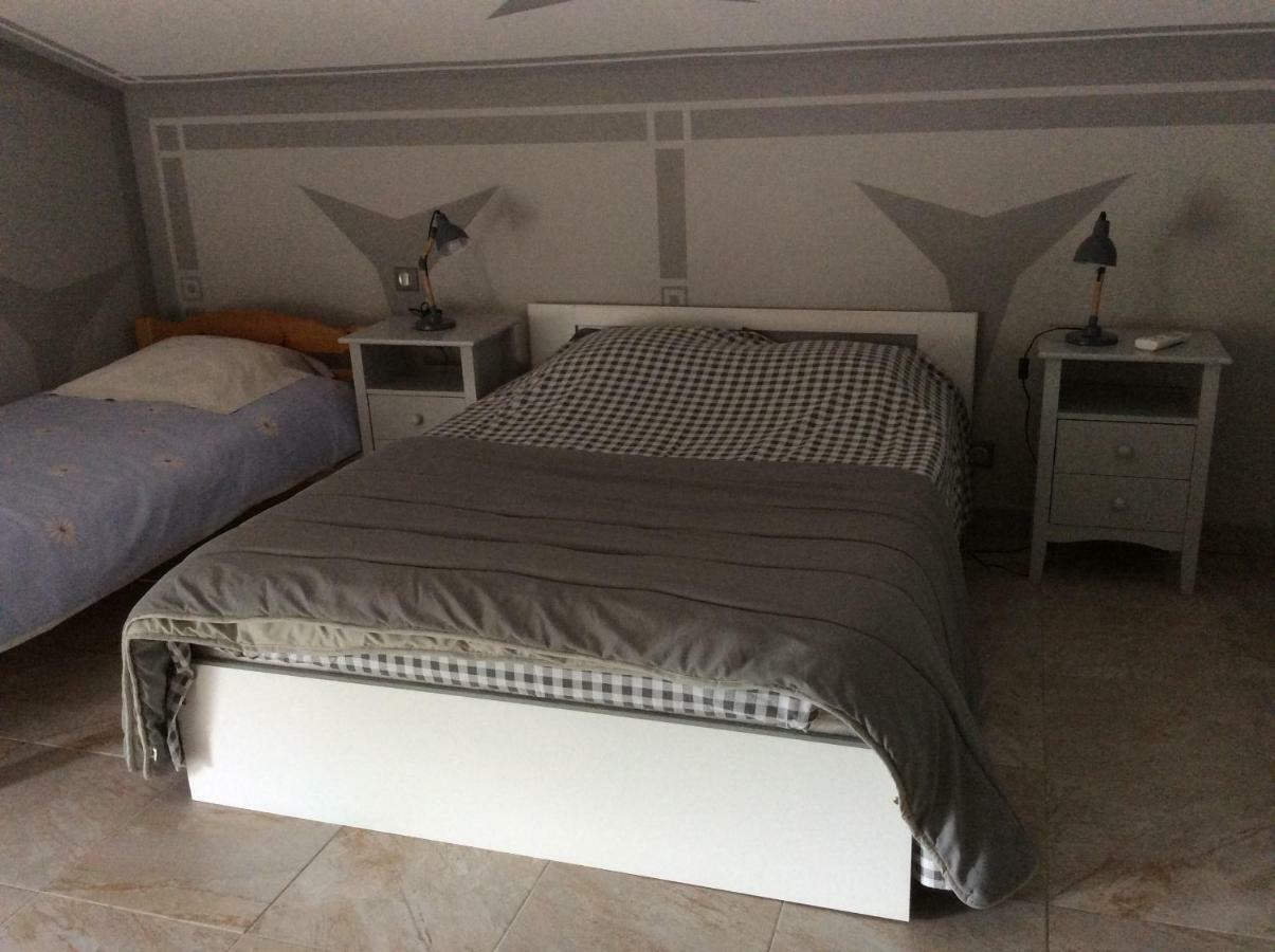 Appartement Les Ecureuils La Roque-d'Antheron Buitenkant foto